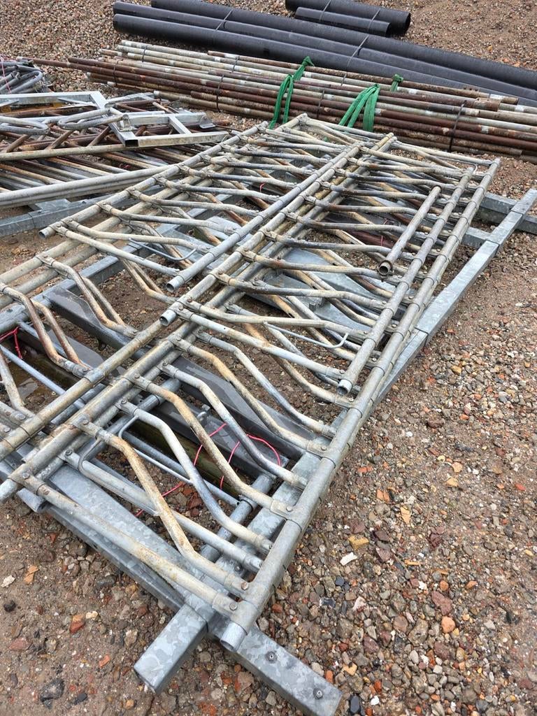 Diagonale voerhekkens, voerhek, runderen, kalveren, Dieren en Toebehoren