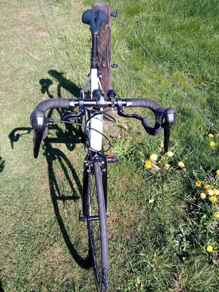 Triban dames racefiets, wit, zo goed als nieuw, 28 inch, Velgrem, Aluminium, Zo goed als nieuw