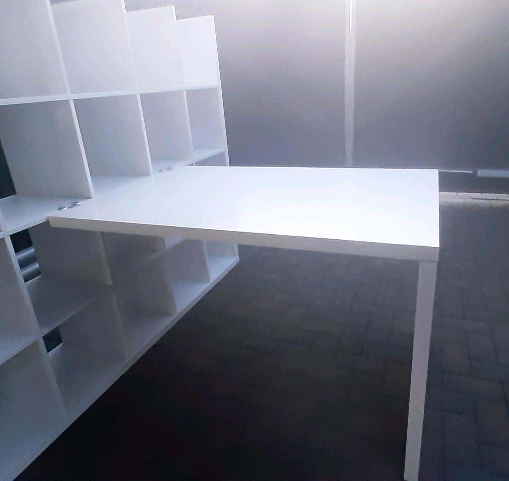 Ikea bureau voor aan kallax Vakkenkast, Ophalen