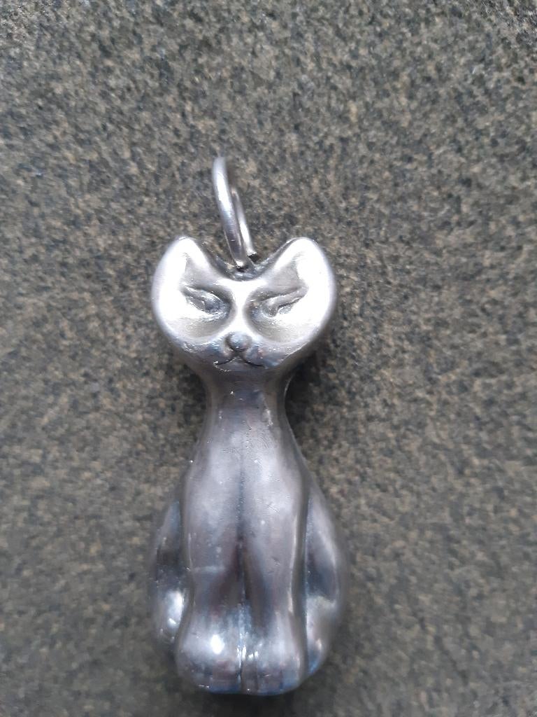 Oud verzilverd rammelaartje poes, Ophalen of Verzenden, Gebruikt, Overige typen, Met geluid