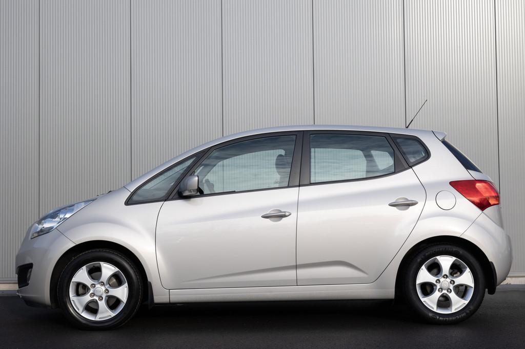 Kia Venga 1.6 | TREKHAAK | PANORAMADAK | NL AUTO | NAP, Auto's, Kia, Euro 5, 15 km/l, 4 cilinders, Leder en Stof