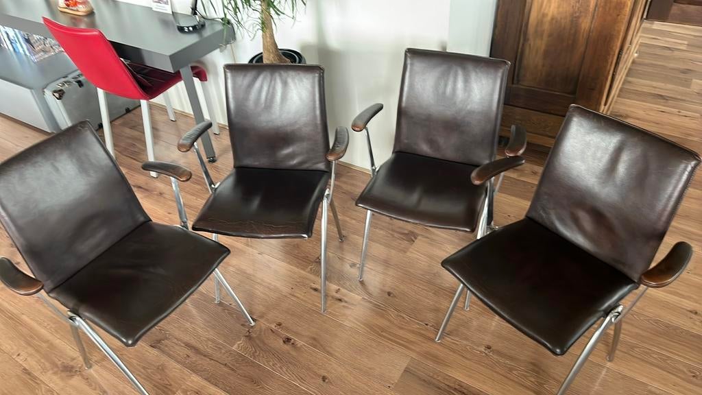 Leolux 4 bruine leren eetkamerstoelen, Ophalen of Verzenden, Gebruikt, Bruin