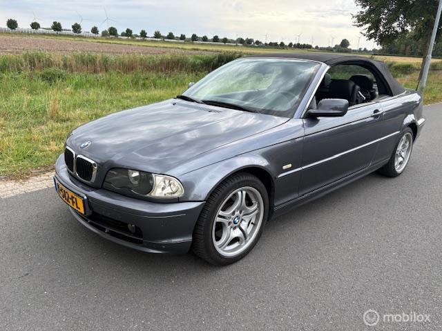 BMW 3-serie Cabrio 320Ci Executive , blijvend youngtimer !, Achterwielaandrijving, Gebruikt, Zwart, 4 stoelen