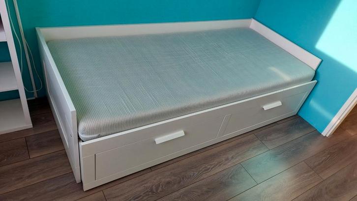 Uitschuifbed Ikea 80x200/ 160x200 cm Brimnes bed met 2 lades, Kinderen en Baby's, Kinderkamer | Bedden, Zo goed als nieuw, 180 cm of meer