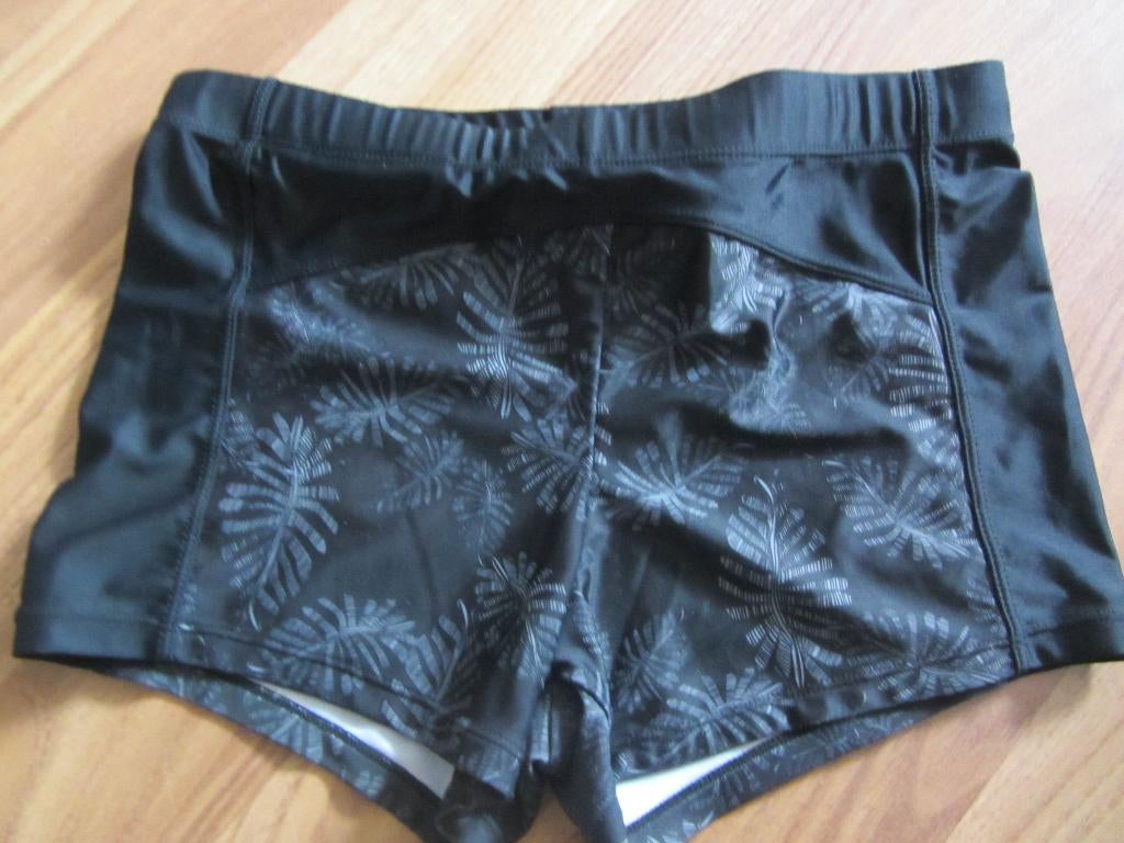 Nieuwe zwembroeken nog nooit gedragen. S/M M Maat S/M, Kleding | Heren, Badmode en Zwemkleding, Maat 48/50 (M), Zwart, Ophalen of Verzenden