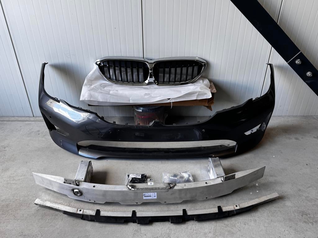 BMW 320E Voorbumper Set: Bumper, Grill & Bumperbalk, Ophalen, Voor, Nieuw, Bumper
