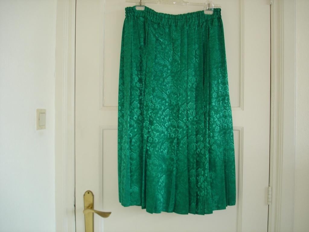 L'Estelle rok D maat 44 groen plooien/ plissee, Ophalen, Maat 42/44 (L), Nieuw, Onder de knie