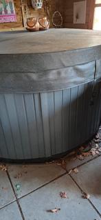 Jacuzzi - Passion Spas met Balboa besturing, Tuin en Terras, Bubbelbaden en Hottubs, Ophalen, Gebruikt, Afdekzeil, Vast