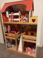 Houten Poppenhuis - 3 Verdiepingen met Poki buigpoppetjes, Ophalen of Verzenden, Zo goed als nieuw, Poppenhuis