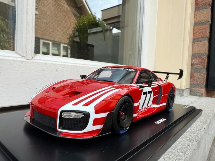 1:18 Porsche 935 "911 GT2 RS Clubsport Salzburg" #77 Spark, Hobby en Vrije tijd, Modelauto's | 1:18, Nieuw, Auto, Overige merken