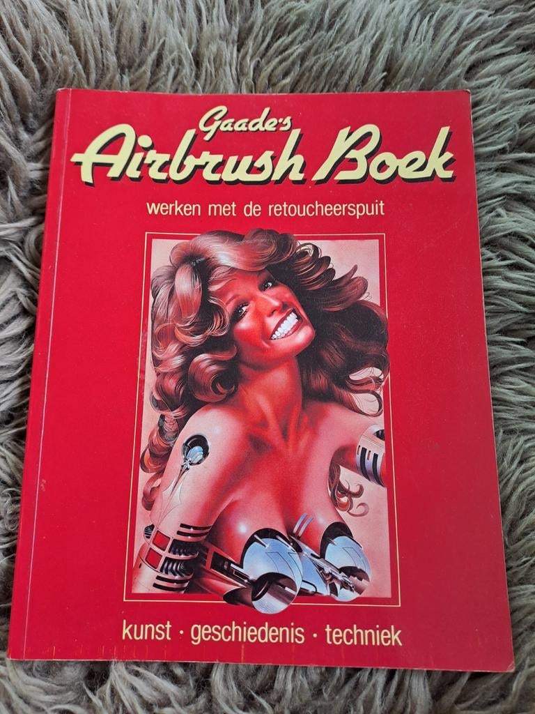 Gaade's Airbrush Boek: Werken met de Retoucheerspuit (1979), Boeken, Ophalen of Verzenden, Zo goed als nieuw, Techniek, Onbekend