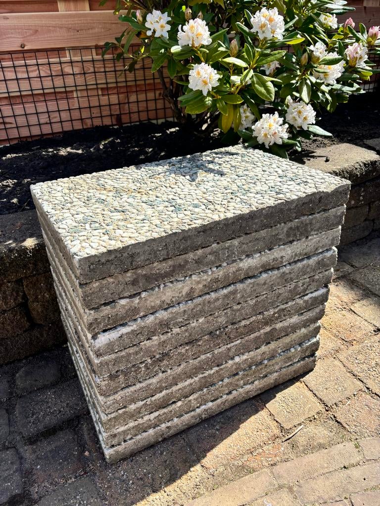 Betonnen terrastegels met grindmotief - 10 stuks, Tuin en Terras, Tegels en Klinkers, Ophalen, Gebruikt, 5 tot 10 m², Beton