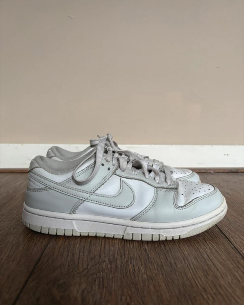 Nike low dunks, Ophalen of Verzenden, Sneakers of Gympen, Grijs, Gedragen