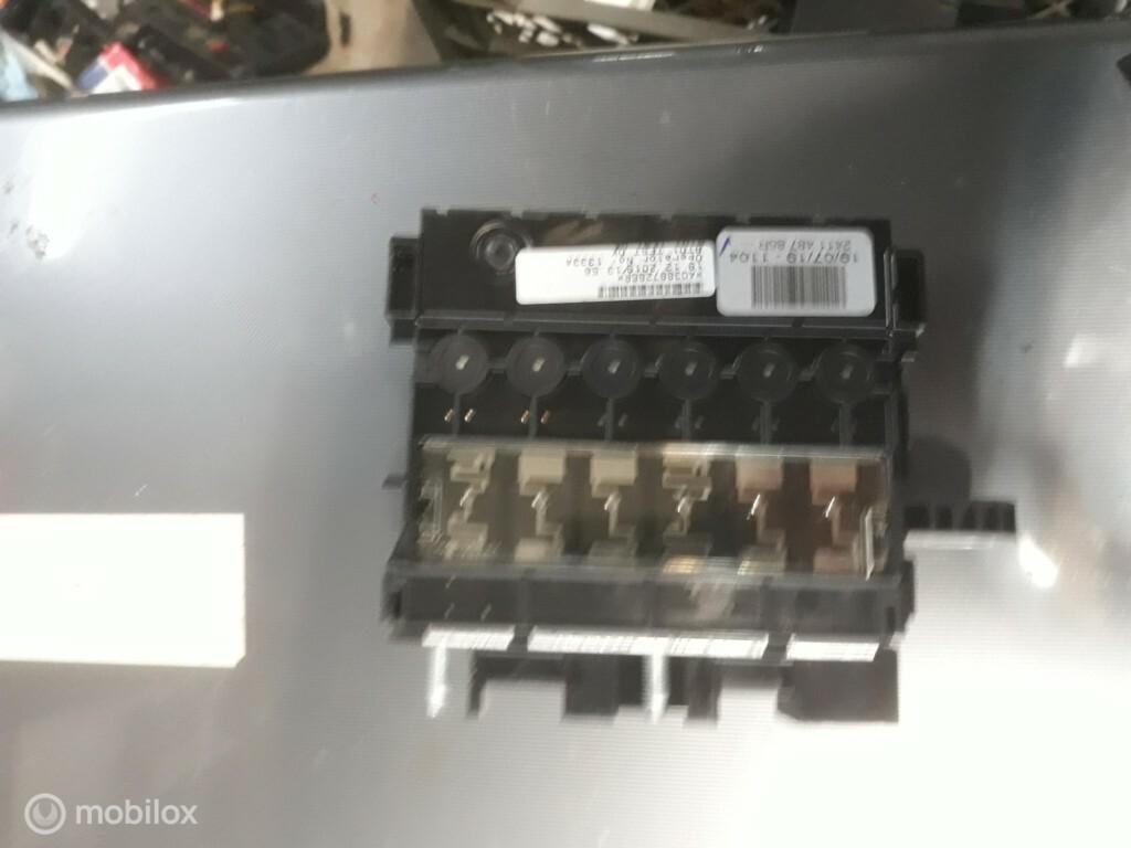 Zekeringenkast Megane4 241143738r 241148785r 241148160R bdu, Renault, Nieuw, Ophalen of Verzenden, Renault