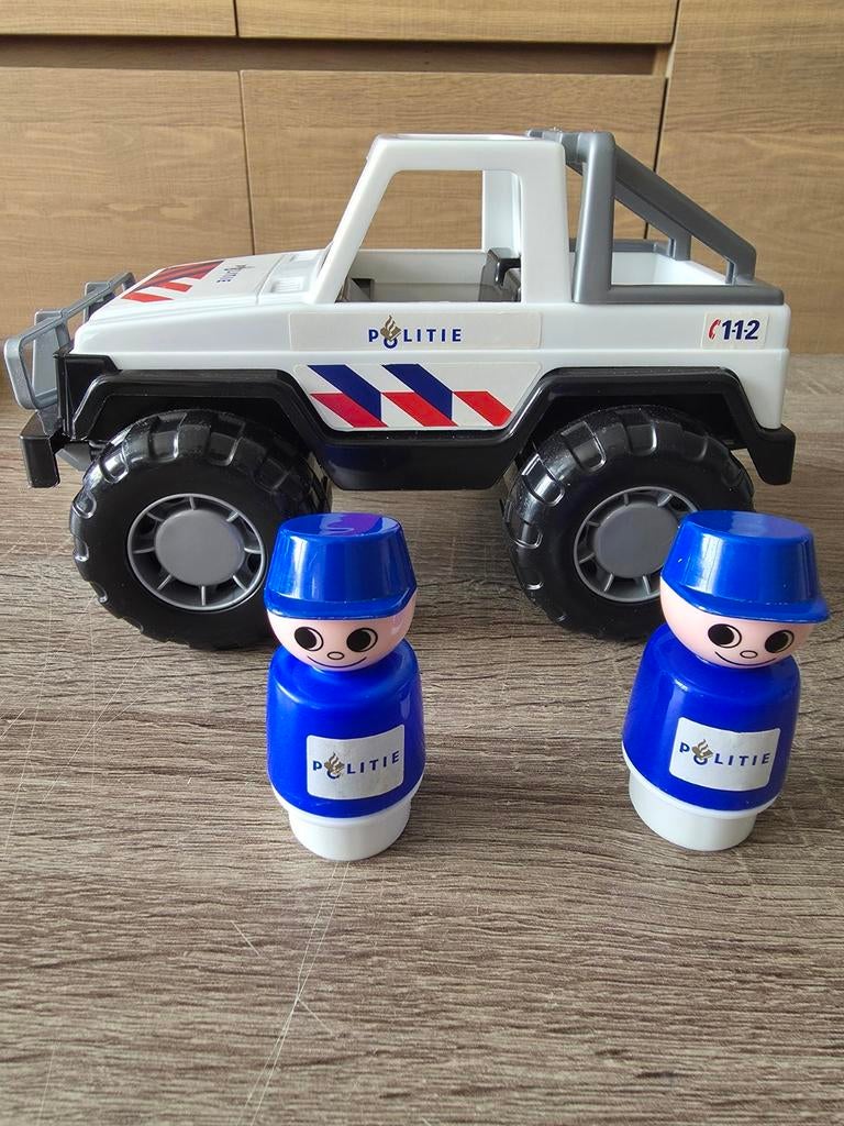 Politie auto met 2 poppetjes, Kinderen en Baby's, Speelgoed | Speelgoedvoertuigen, Ophalen of Verzenden