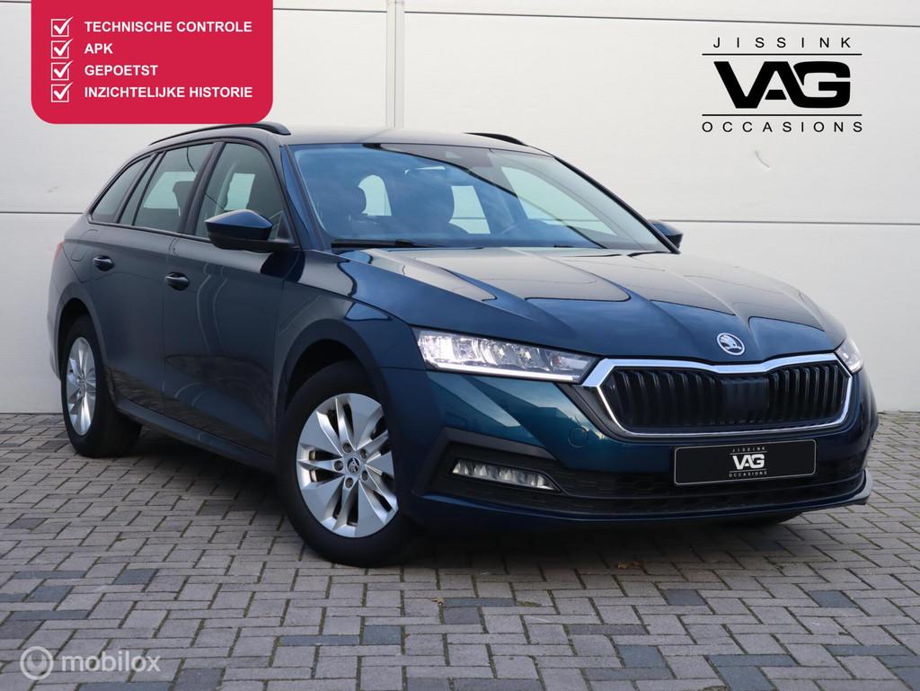 Skoda Octavia Combi 1.0 TSI LED CarPlay PDC Navi Clima Cruis, Voorwielaandrijving, Gebruikt, Euro 6, Blauw