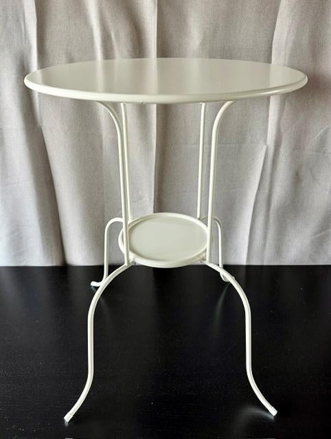 Ikea Lindved witte bijzettafel / plantentafel, Ophalen, Minder dan 55 cm, Metaal of Aluminium, Rond
