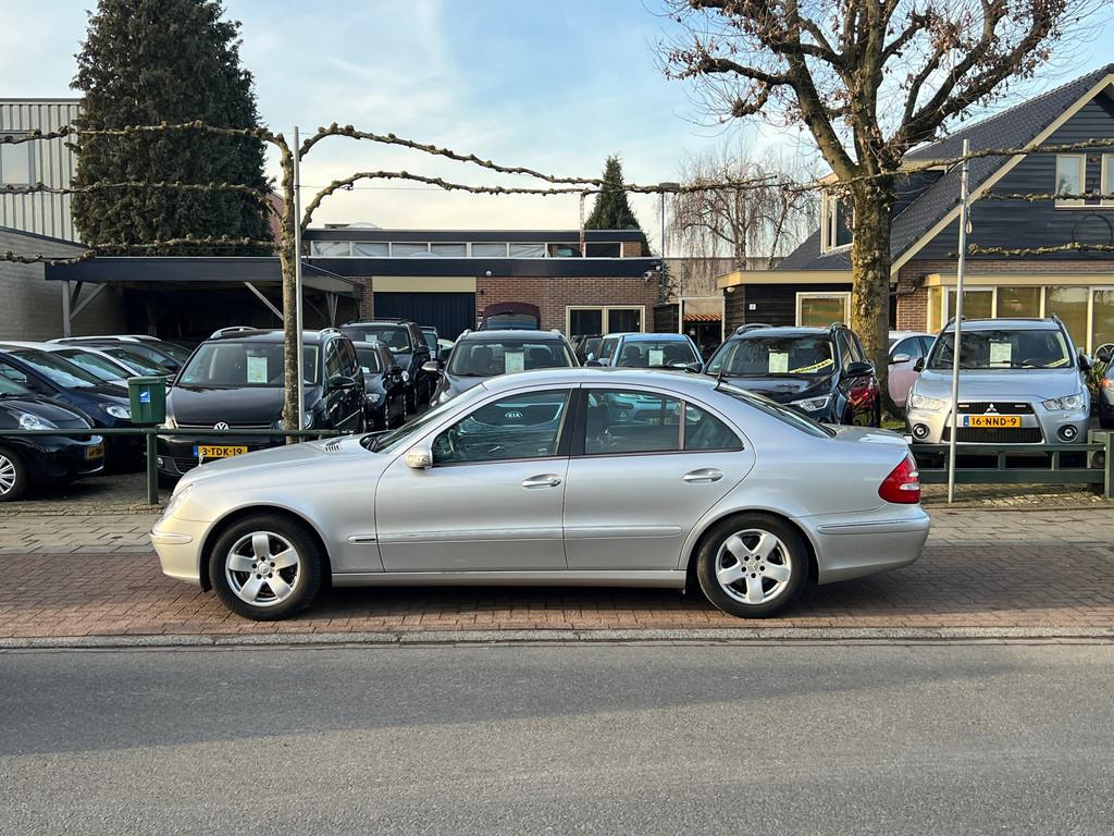 Mercedes-Benz E-klasse 240 Avantgarde *Automaat, Automaat, Parkeersensor, Achterwielaandrijving, Gebruikt