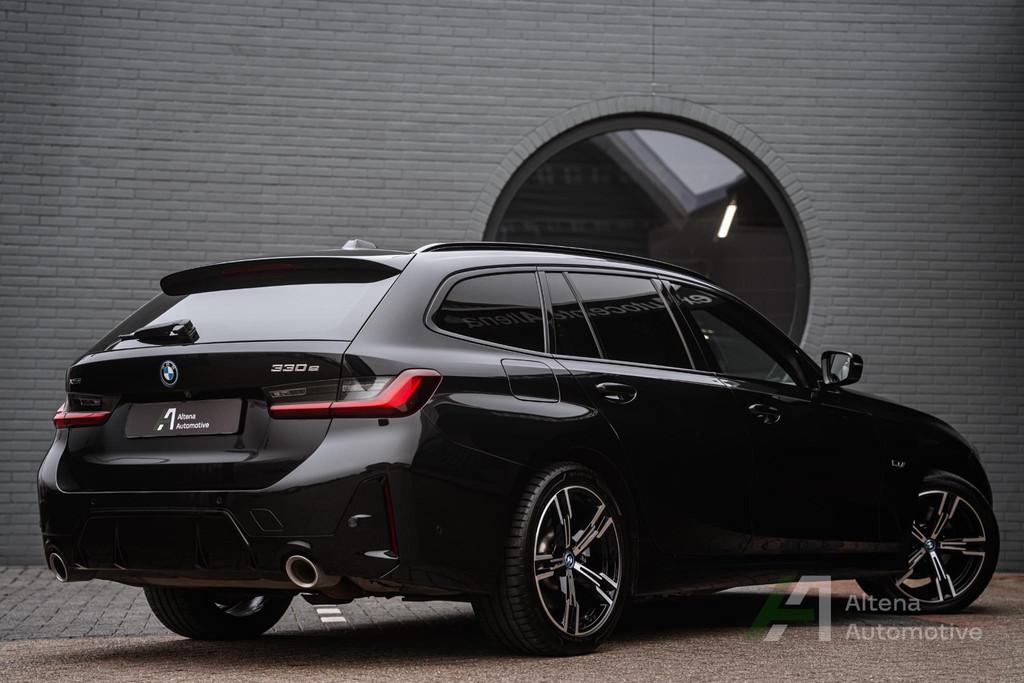 BMW 3-serie Touring 330e xDrive, Auto's, Gebruikt, Euro 6, 4 cilinders, Zwart