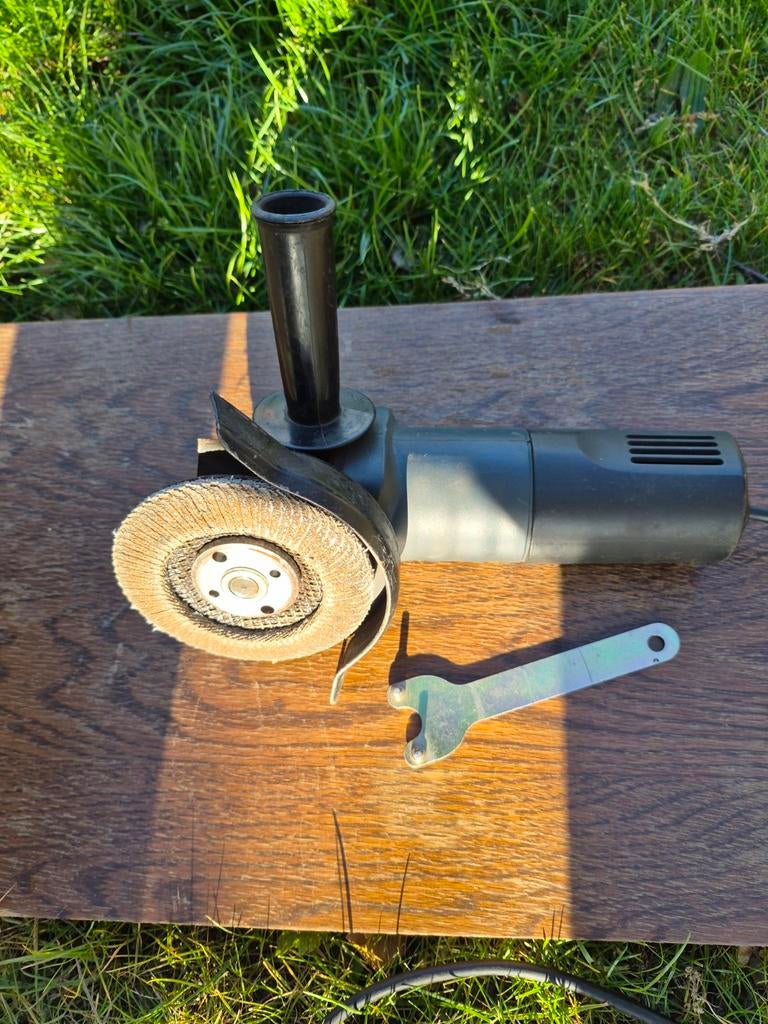 Ferm, haakse slijper,  500 watt, Ophalen of Verzenden, Gebruikt, Minder dan 700 watt, Haakse handslijpmachine