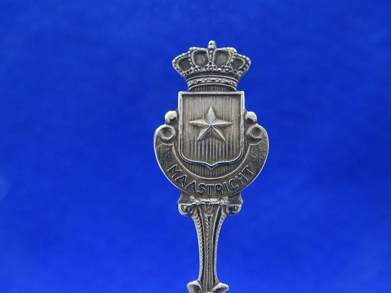 Lepeltje: Maastricht, Verzenden