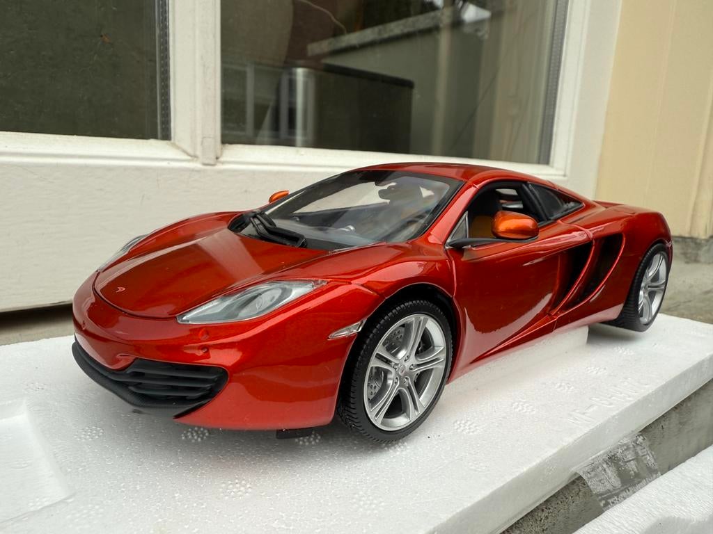 1:18 McLaren MP4-12C Orange Metallic 2011 Minichamps, Minichamps, Auto, Nieuw, Ophalen of Verzenden