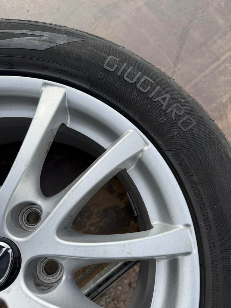 Winterbandenset op mazda velg, Auto-onderdelen, Banden en Velgen, 17 inch, Band(en), 225 mm, Winterbanden