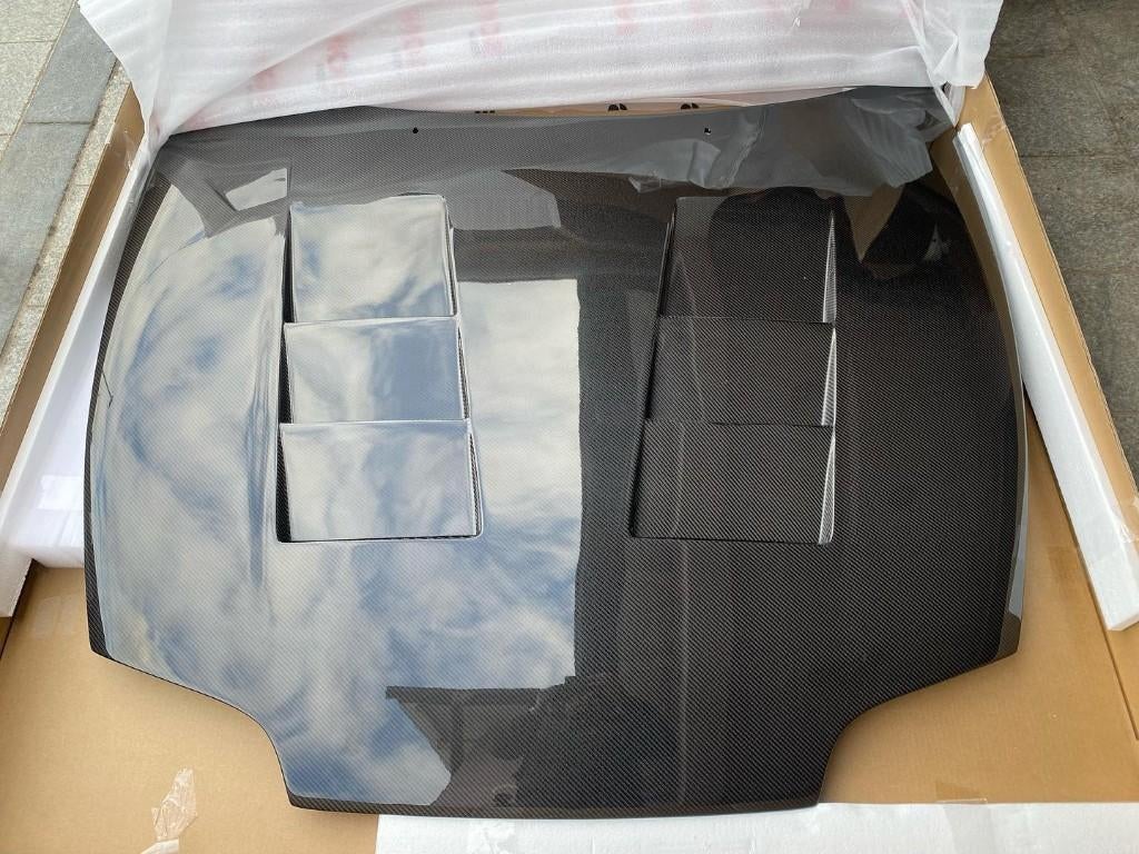 Seibon Carbon TS-style motorkap - Toyota Supra MKIV 93-98