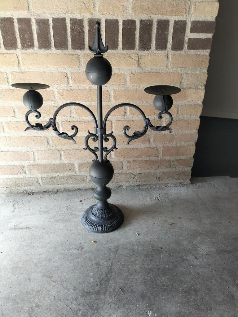 Zwarte metalen kandelaar met drie armen, Huis en Inrichting, Woonaccessoires | Kandelaars en Kaarsen, Ophalen