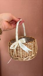 Rieten mandje bruiloft bruidsmeisje, Ophalen of Verzenden, Zo goed als nieuw, Wit, Accessoires