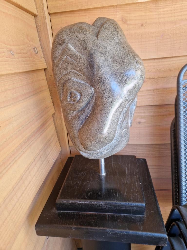 Kunstobject hoofdsculptuur, Ophalen