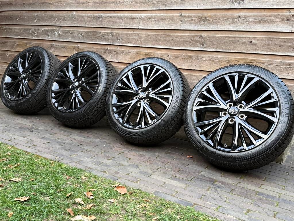 Orig DEMO Toyota Yaris Hybrid 17 inch velgen + winterbanden, Gebruikt, Banden en Velgen, 17 inch, Personenwagen