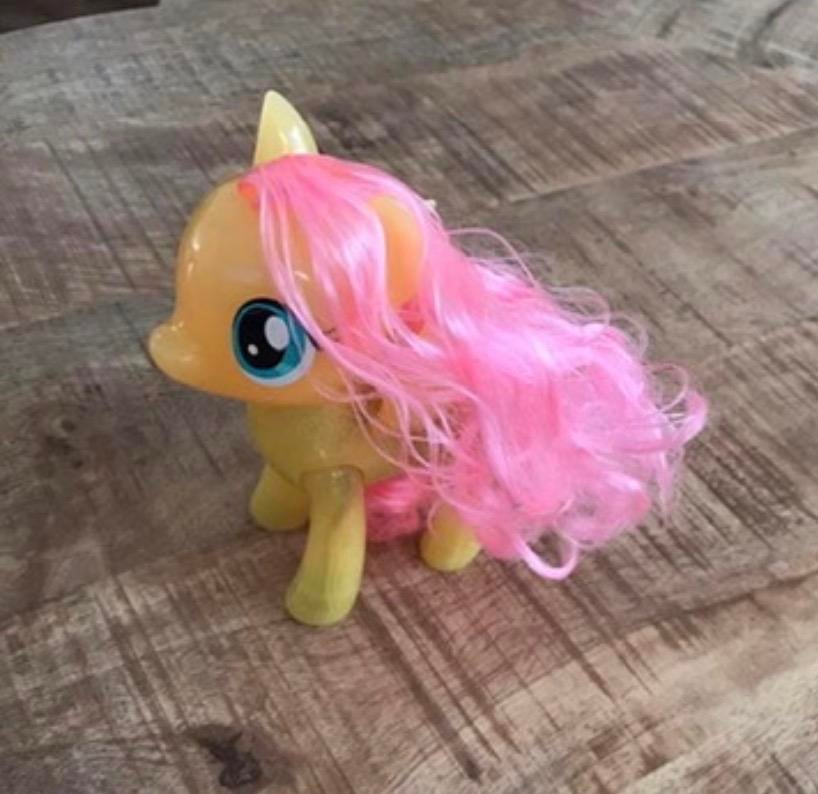 My Little Pony Fluttershy figuur met roze manen, Ophalen of Verzenden, Zo goed als nieuw