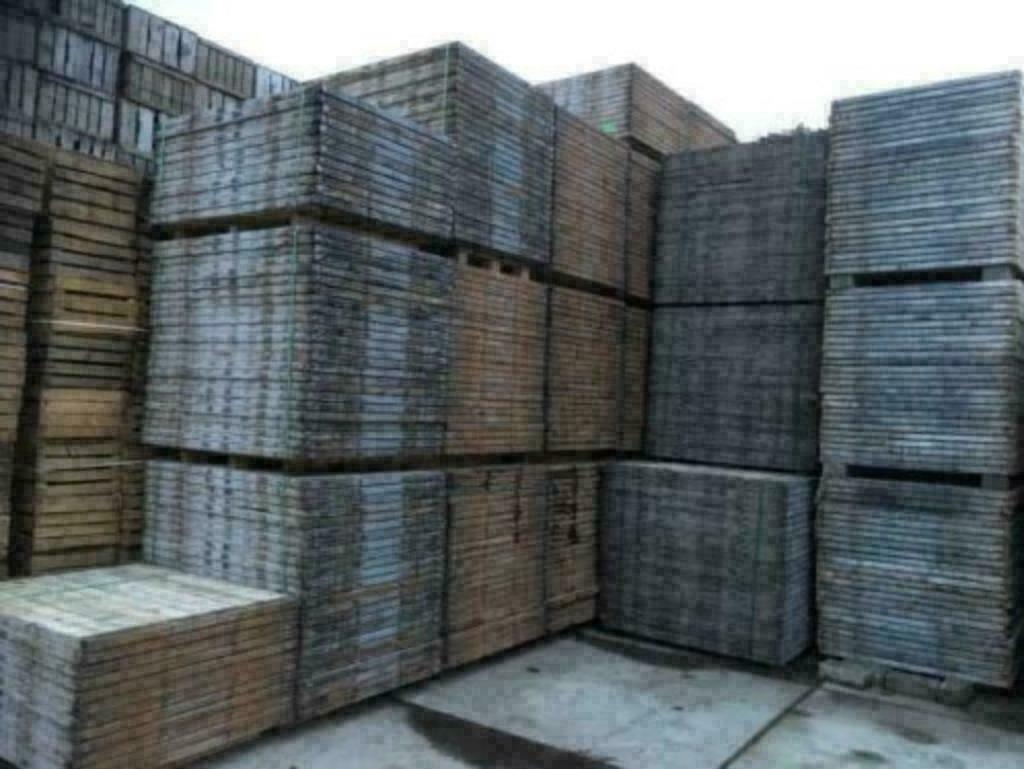 Steenschot tafel 110x140 geolied , stalen poten industrieel., Nieuw, Ophalen of Verzenden, Vijf personen of meer, Rechthoekig