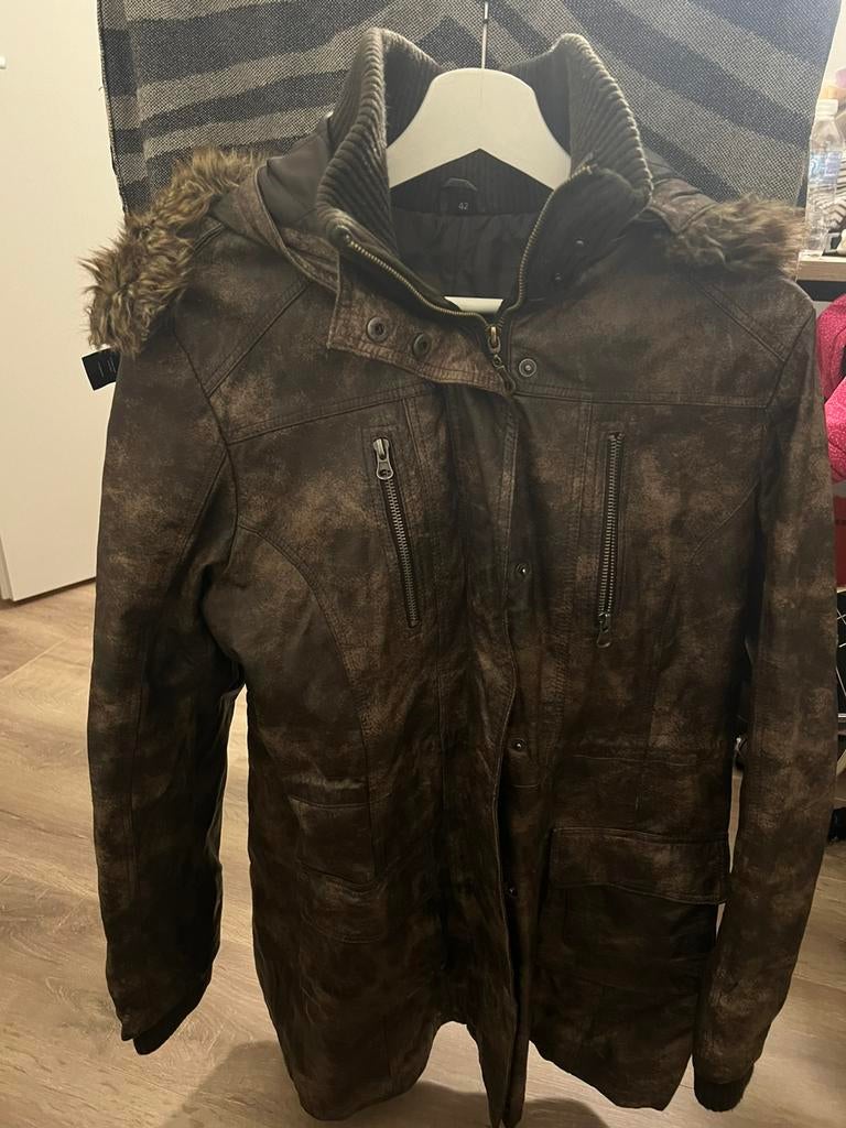 Winterjas maat 42, Ophalen of Verzenden, Zo goed als nieuw, Maat 42/44 (L), Zwart