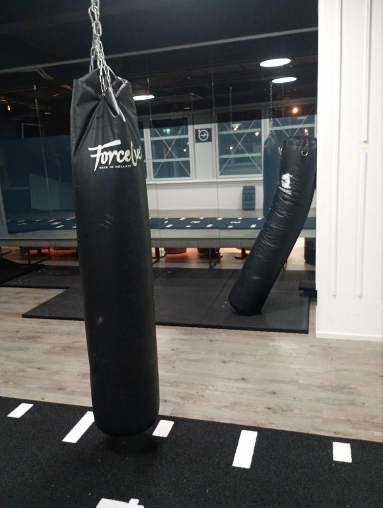 Matsuru Bokszak - Zwart, Goede Staat twee stuks, Sport en Fitness, Ophalen of Verzenden, Gebruikt, Bokszak