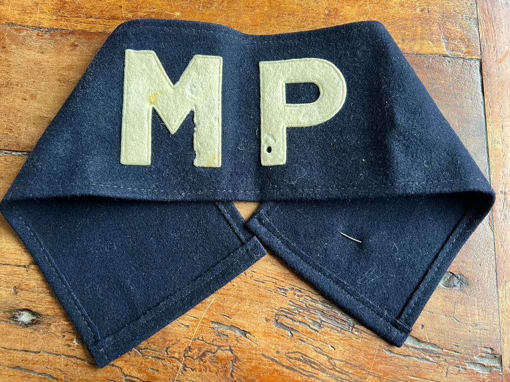 WO2 Amerikaanse wollen MP Military Police armband + speld, Verzamelen, Militaria | Tweede Wereldoorlog, Amerika, Ophalen of Verzenden