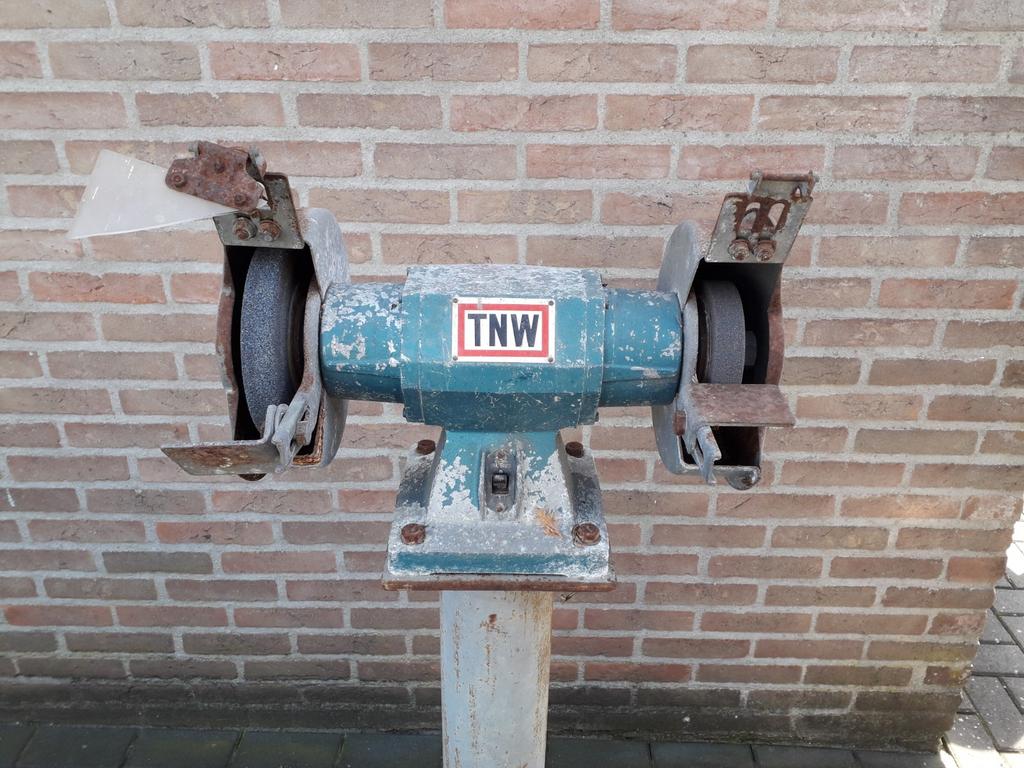 Slijpsteen., Ophalen, Gebruikt, 700 tot 1000 watt, Werkbankslijpmachine