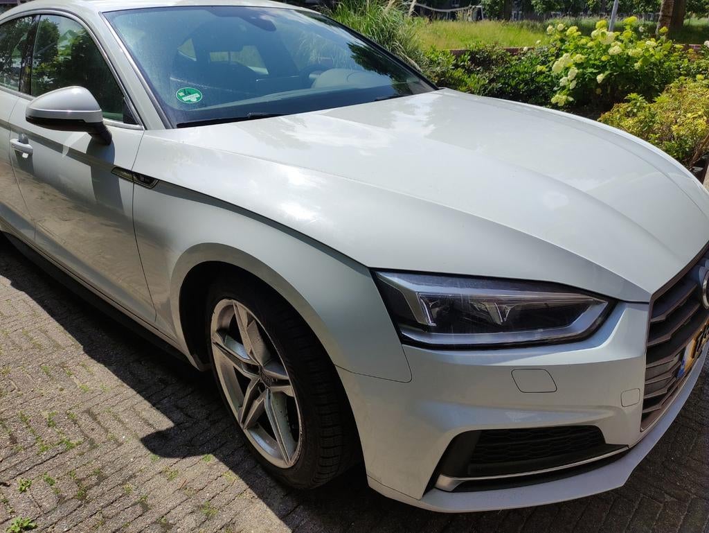 Audi A5 Sline  sportback TFSI 2.0 mild hybrid, Auto's, 4 cilinders, Wit, Elektrische ramen, Grijs