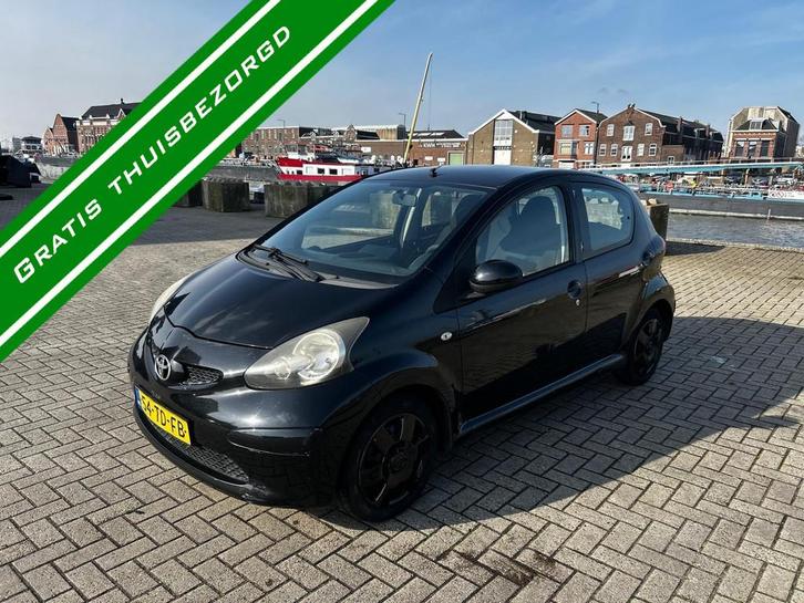 Toyota Aygo 1.0-12V + - NAP - CARPLAY - NEW APK - ELECHTRISC, Auto's, Toyota, Bedrijf, Te koop, Aygo, ABS, Airbags, Airconditioning