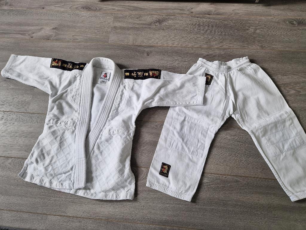 Judopak Matsuru maat 120, Ophalen, Maat XS of kleiner, Judo, Zo goed als nieuw