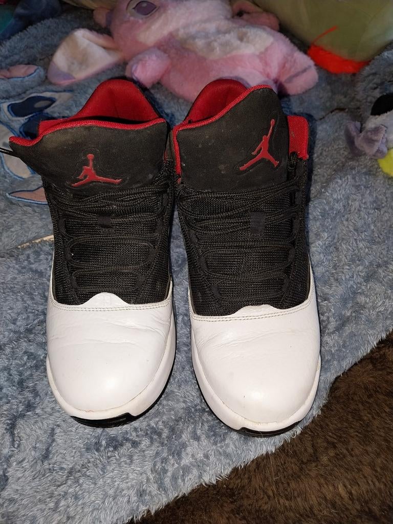 Jordan sneakers wit/zwart/rood - Maat 38, Kinderen en Baby's, Kinderkleding | Schoenen en Sokken, Gebruikt, Ophalen of Verzenden