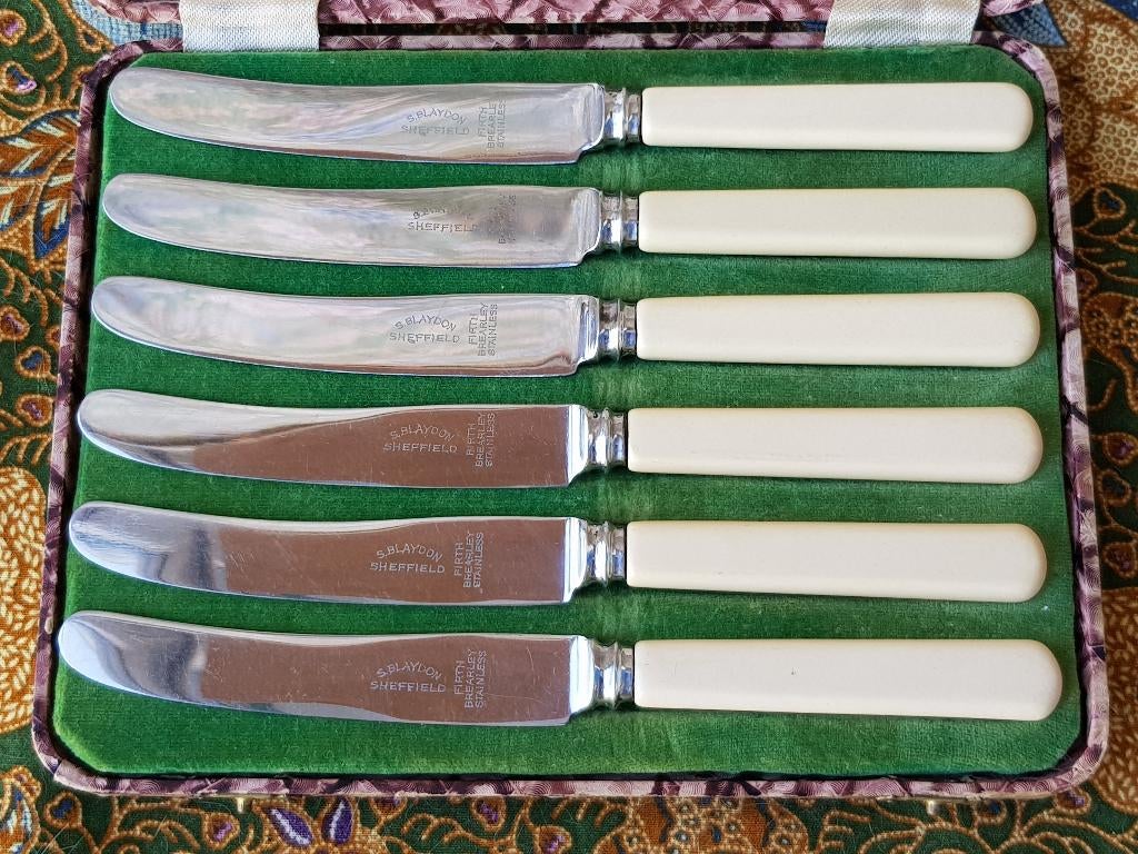 Zes mooie oude botermessen uit Engeland in een etui 18,3 cm., Ophalen of Verzenden