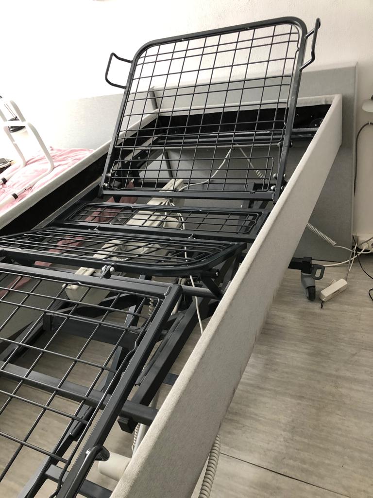 Elektrisch hoog laag bed 1 persoon incl matras, Huis en Inrichting, Slaapkamer | Bedden, Ophalen, 90 cm, Eenpersoons, 200 cm