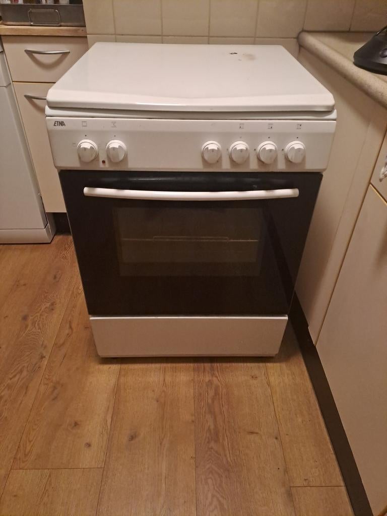 Etna gasfornuis met oven, Witgoed en Apparatuur, Fornuizen, Gebruikt, Gas, Vrijstaand, 85 tot 90 cm