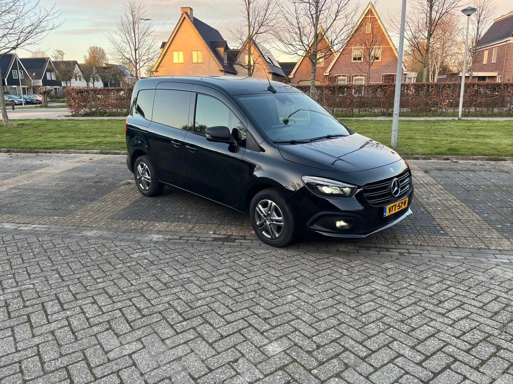Mercedes-Benz Citan GB 112CDI 116pk L1 2023 Zwart, Auto's, Stof, Euro 6, 4 cilinders, Zwart