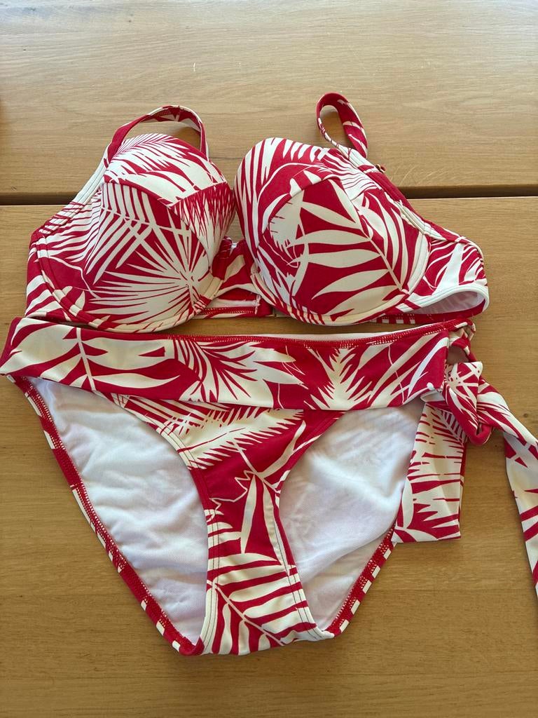 Beachwave nw Bikini Rood Ecru 44E/46C met Beugel Broekje ML, Kleding | Dames, Badmode en Zwemkleding, Ophalen of Verzenden, Nieuw