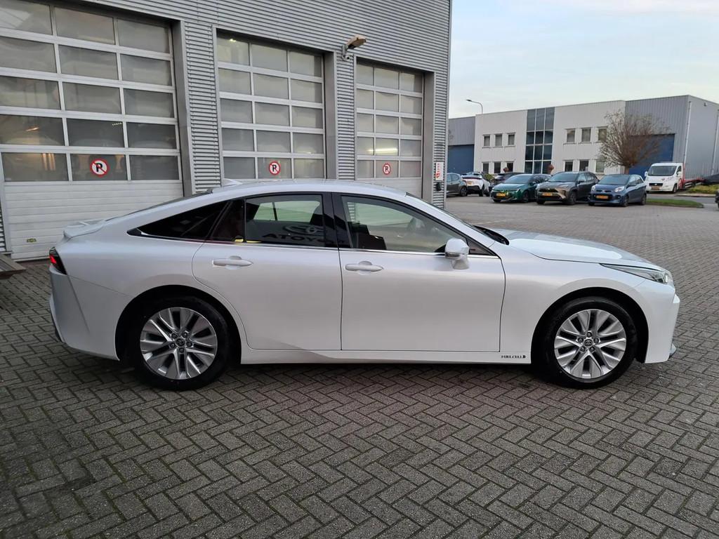 Toyota Mirai DYNAMIC € 17.900,00, Auto's, Toyota, Automaat, Stof, Gebruikt, Stoelverwarming