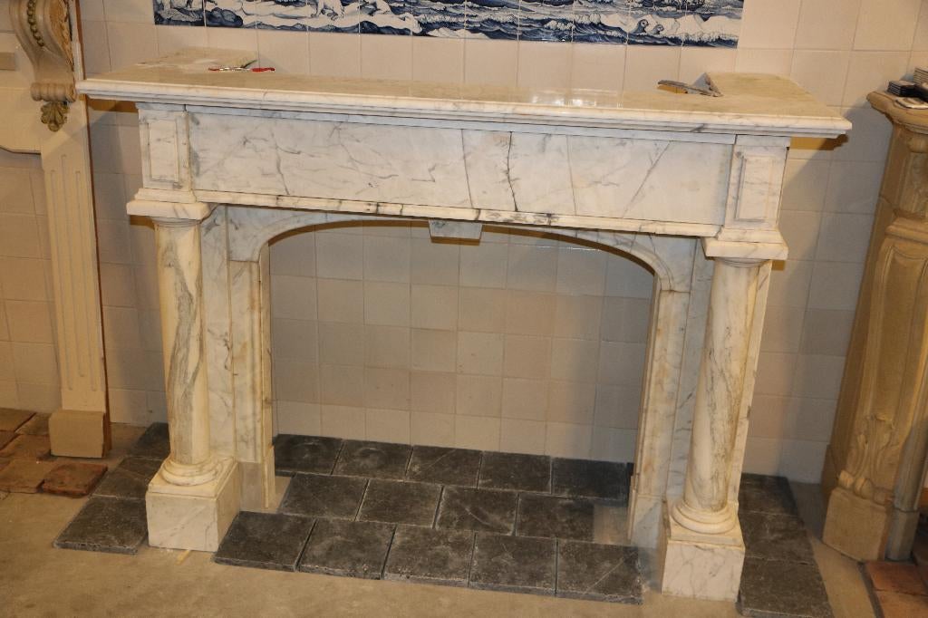 Antieke wit marmer schouw  met pilaren152x113x58 cm, Ophalen