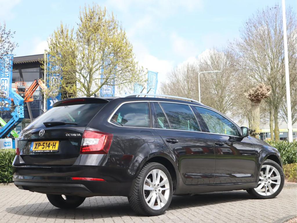 Skoda Octavia Combi 1.6 TDI Greentech Style Bus € 13.495,0, 1227 kg, Stof, Gebruikt, 4 cilinders